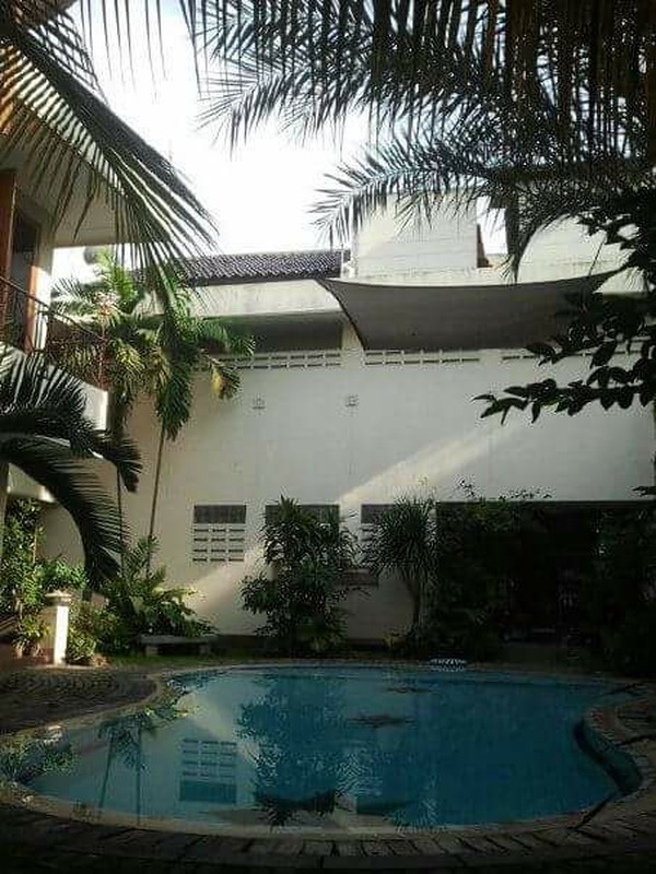 Rumah Luas 2½ Lantai Siap Huni dengan LT 820 m2 LB 1000 m2 ada Kolam Renang Privat SHM @Cipete, Jakarta Selatan