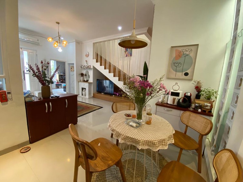 Rumah Modern Minimalis Dalam Komplek Cinere, dekat ke Tol