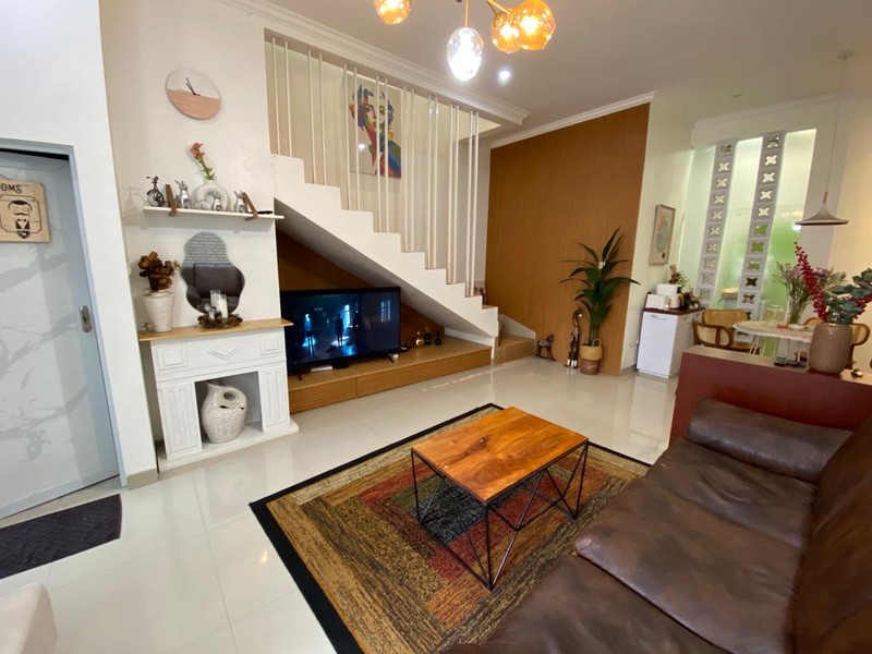 Rumah Modern Minimalis Dalam Komplek Cinere, dekat ke Tol