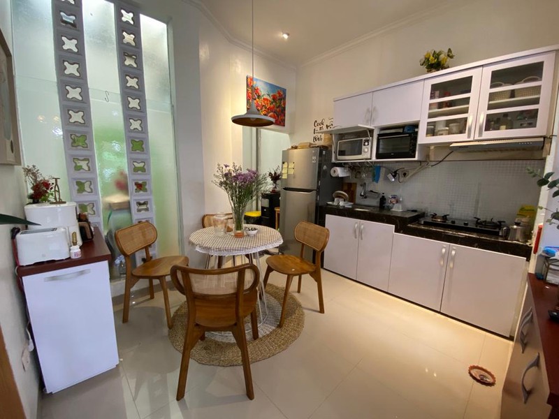 Rumah Modern Minimalis Dalam Komplek Cinere, dekat ke Tol