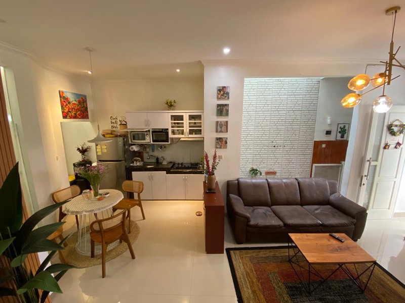 Rumah Modern Minimalis Dalam Komplek Cinere, dekat ke Tol