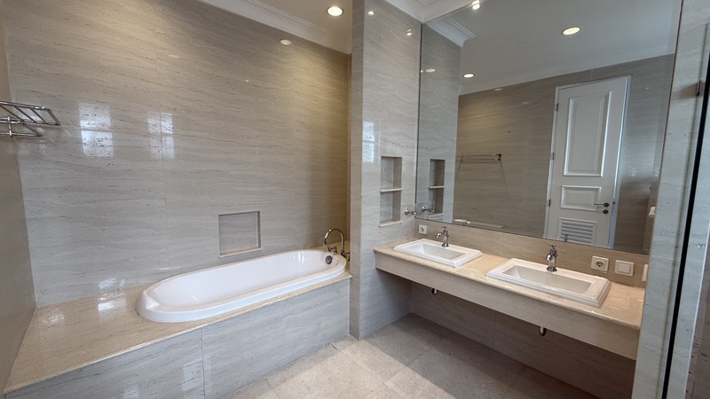 MODERN AND BEAUTIFUL HOUSE AT CIPETE AREA