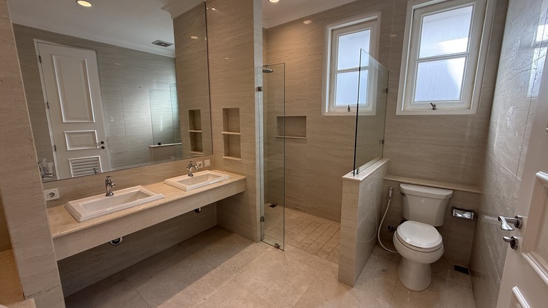 MODERN AND BEAUTIFUL HOUSE AT CIPETE AREA