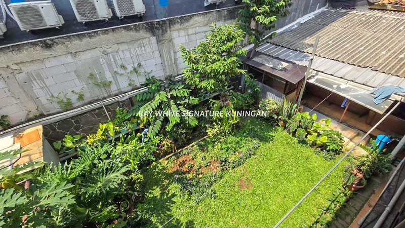 Hunian Kost Bangunan Lama di Jl Kramat 2 Cocok Untuk Investasi