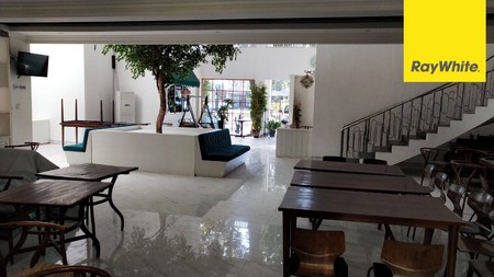 Disewakan Rumah 2 lantai di Jalan Raya Jemursari Surabaya
