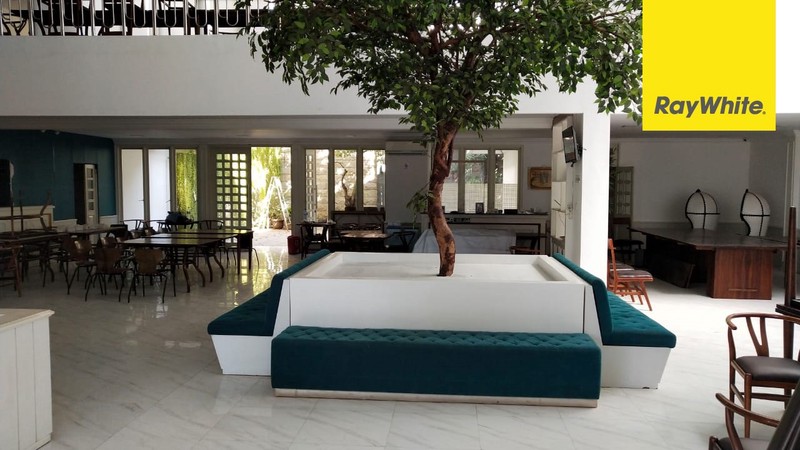 Disewakan Rumah 2 lantai di Jalan Raya Jemursari Surabaya