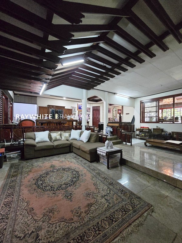 Rumah Luas Lingkungan Tenang Lokasi Strategis Area Bintaro