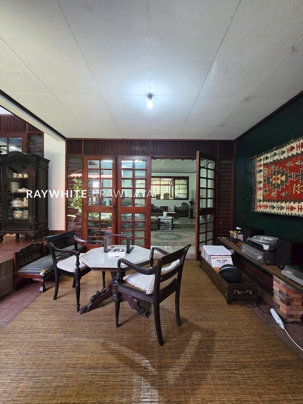 Rumah Luas Lingkungan Tenang Lokasi Strategis Area Bintaro