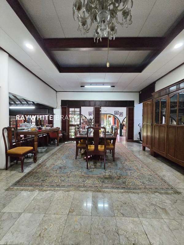 Rumah Luas Lingkungan Tenang Lokasi Strategis Area Bintaro