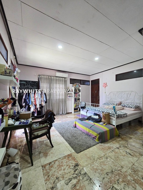 Rumah Luas Lingkungan Tenang Lokasi Strategis Area Bintaro