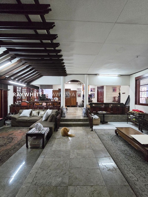 Rumah Luas Lingkungan Tenang Lokasi Strategis Area Bintaro