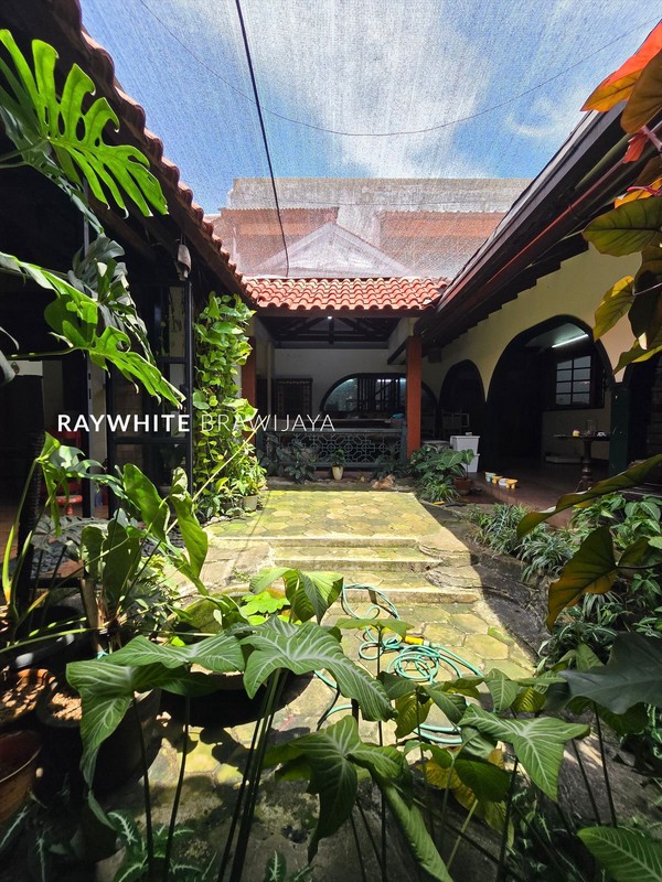 Rumah Luas Lingkungan Tenang Lokasi Strategis Area Bintaro