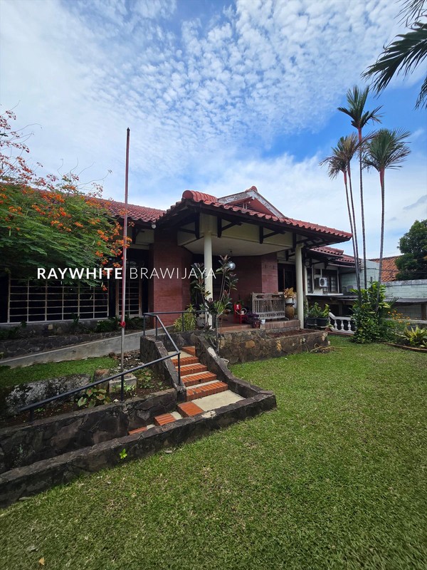 Rumah Luas Lingkungan Tenang Lokasi Strategis Area Bintaro