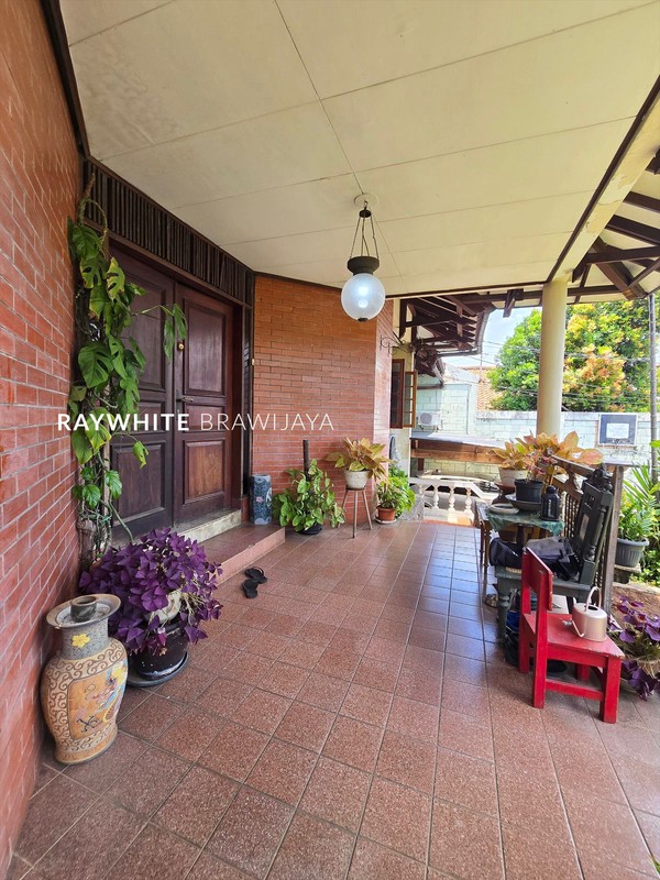 Rumah Luas Lingkungan Tenang Lokasi Strategis Area Bintaro