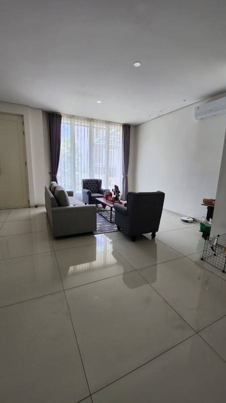 Dijual Rumah Furnish Pakuwon Indah Cluster Lisbon