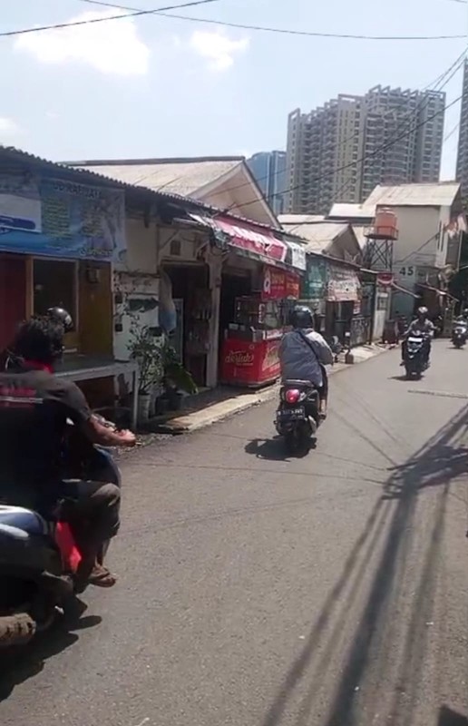 Rumah Hitung Tanah Di Jl Pondok Pinang Kebayoran Lama Jakarta Selatan