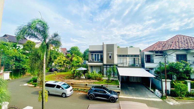 Rumah Mewah Suasana Resort Bali di Bintaro Jakarta Selatan