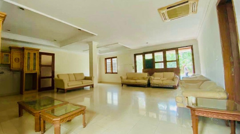 Rumah Mewah Suasana Resort Bali di Bintaro Jakarta Selatan