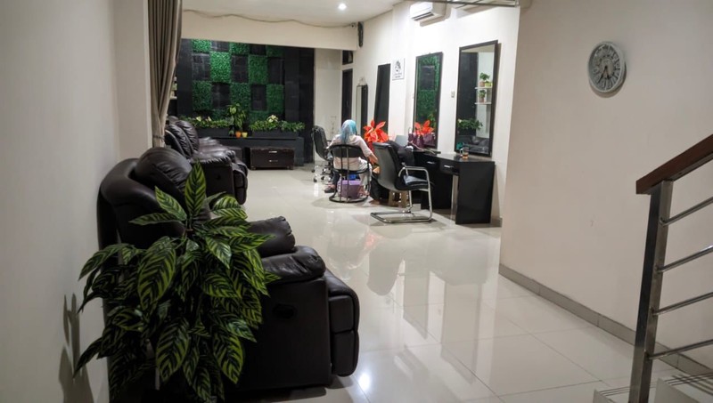 Rumah Usaha Kost & Salon 4 Lantai Jalan Asem Baris Raya, Tebet, Jakarta Selatan.