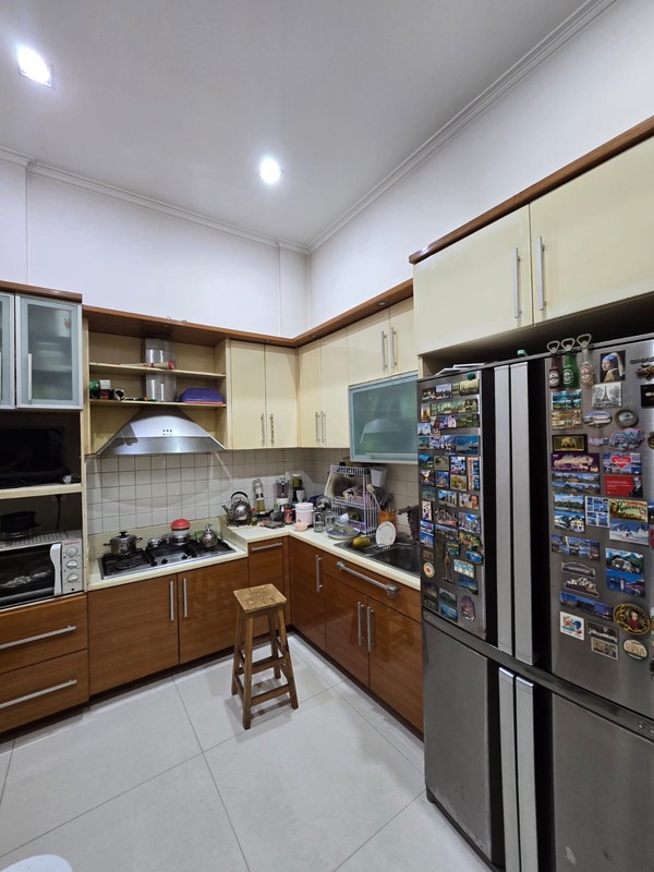 Rumah Bagus Dengan Kolam Renang Di Graha Taman Bintaro Jaya