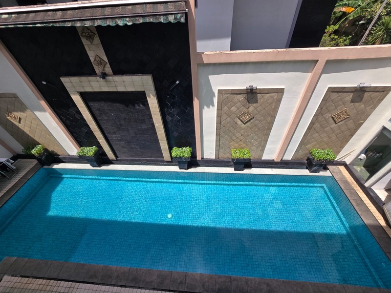 Rumah Bagus Dengan Kolam Renang Di Graha Taman Bintaro Jaya