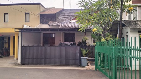Rumah Bagus Siap Huni Asri di Jl KKenar, Bintaro Jaya, Sektor 2,  Tangerang Selatan