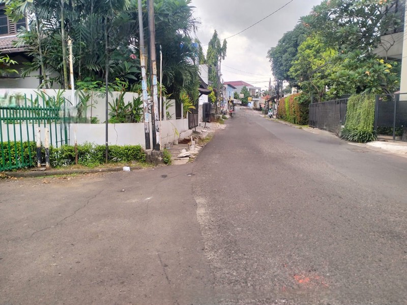 Rumah Bagus Siap Huni Asri di Jl KKenar, Bintaro Jaya, Sektor 2,  Tangerang Selatan