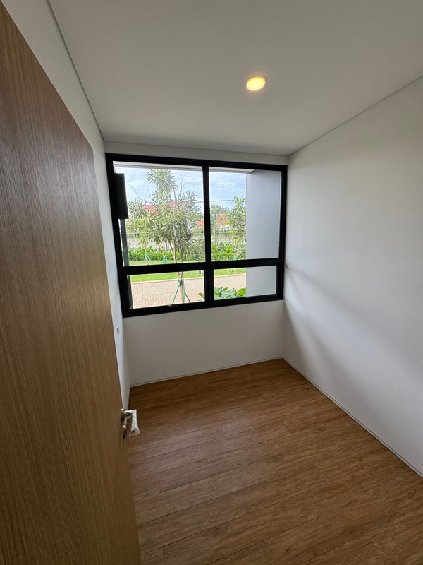 Rumah Bagus Di Perum Terravia Cluster Adora BSD Tangerang Selatan