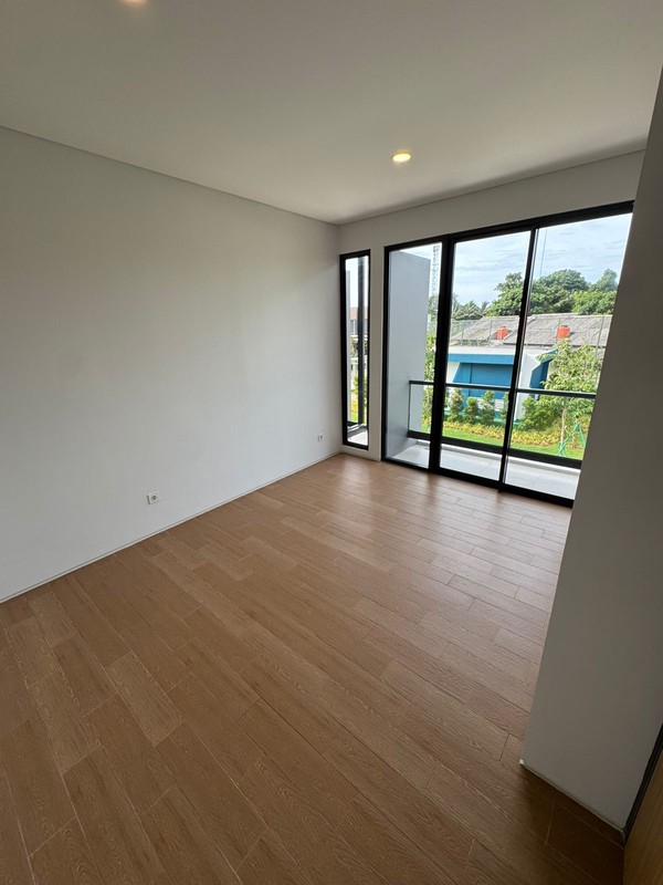 Rumah Bagus Di Perum Terravia Cluster Adora BSD Tangerang Selatan