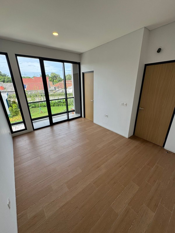 Rumah Bagus Di Perum Terravia Cluster Adora BSD Tangerang Selatan