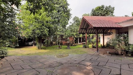 Rumah KT 6+1 Hitung Tanah Luas dengan Lokasi Strategis @Kebayoran Lama, Jakarta Selatan