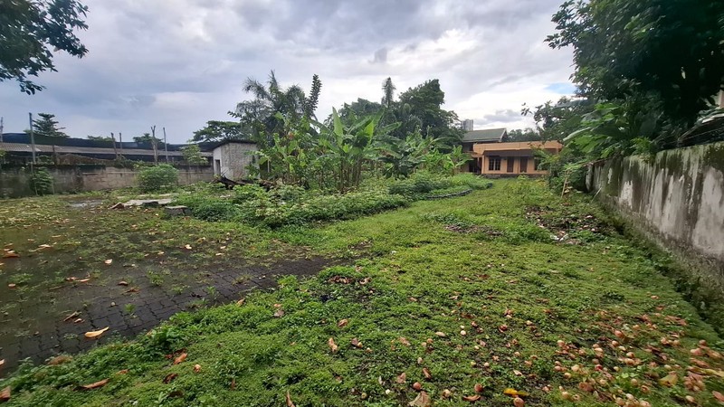 Tanah 3849 m2 Bonus Bangunan Cocok Untuk Padel di Jalan Raya Besar Jalur Busway JakSel