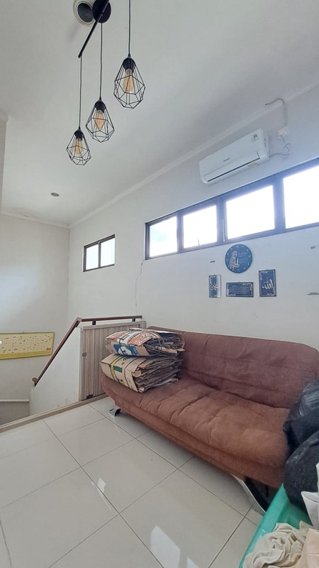 Rumah 2 Lantai Siap Huni dengan Hunian Nyaman dan Asri @Bintaro Sektor 9 .