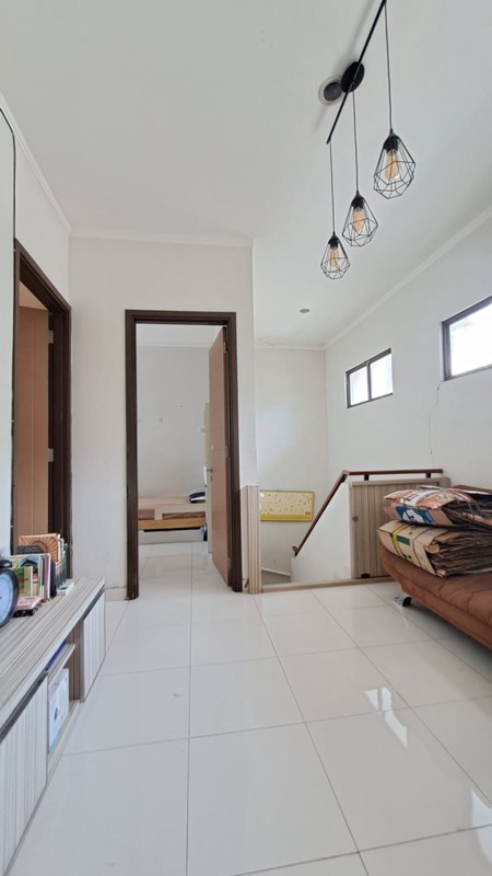 Rumah 2 Lantai Siap Huni dengan Hunian Nyaman dan Asri @Bintaro Sektor 9 .
