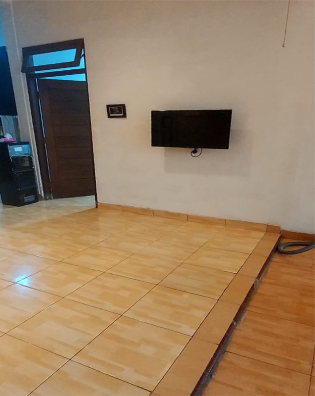 Disewakan Mewah 2 Lantai Dekat Stan Tajem 