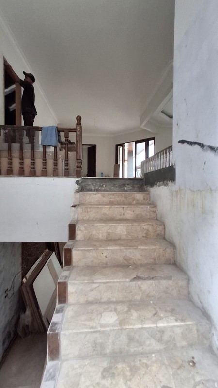 Rumah Mewah di Lebak Bulus Dekat Pondok Indah Jakarta Selatan Swimming Pool Privat