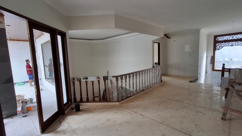 Rumah Mewah di Lebak Bulus Dekat Pondok Indah Jakarta Selatan Swimming Pool Privat