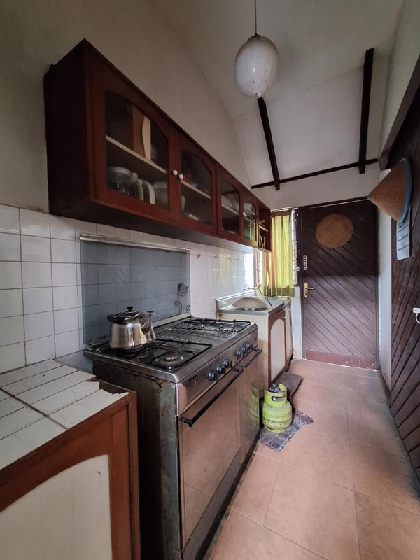 Rumah Hitung Tanah Luas 1000 m2 dalam komplek Witana Harja, Pamulang