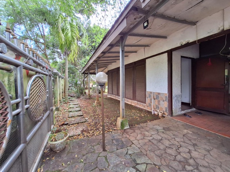 Rumah Hitung Tanah Luas 1000 m2 dalam komplek Witana Harja, Pamulang