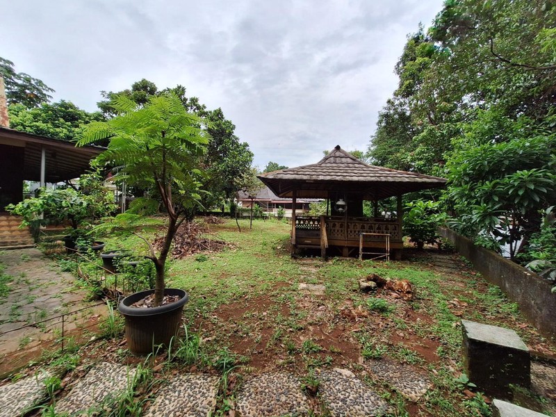 Rumah Hitung Tanah Luas 1000 m2 dalam komplek Witana Harja, Pamulang