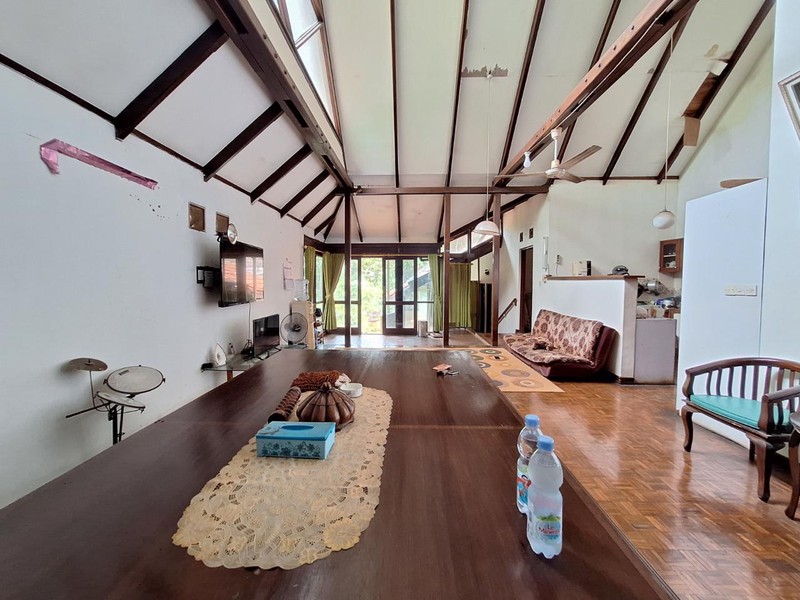 Rumah Hitung Tanah Luas 1000 m2 dalam komplek Witana Harja, Pamulang