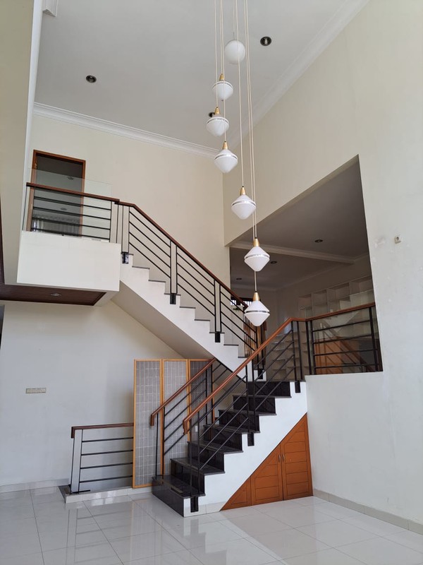 Dijual Rumah Siap Pakai Setra Duta Bandung