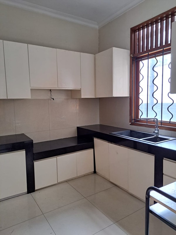 Dijual Rumah Siap Pakai Setra Duta Bandung