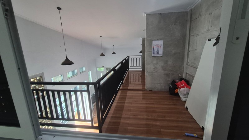 Rumah 2½ Lantai di Jakarta Selatan dengan KT 3+1 dan KM 2+1 Lokasi Strategis Siap Huni