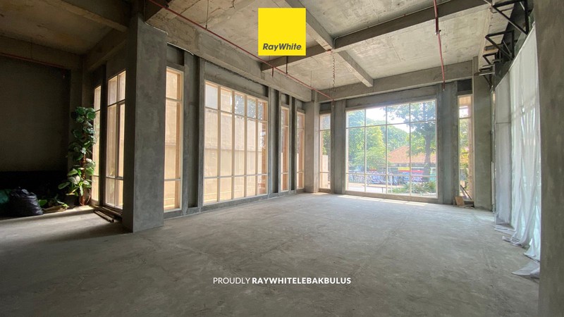Disewakan Commercial Space di Area Premium Kemang Raya, Jakarta Selatan. Cocok untuk Restaurant / Retail Store 