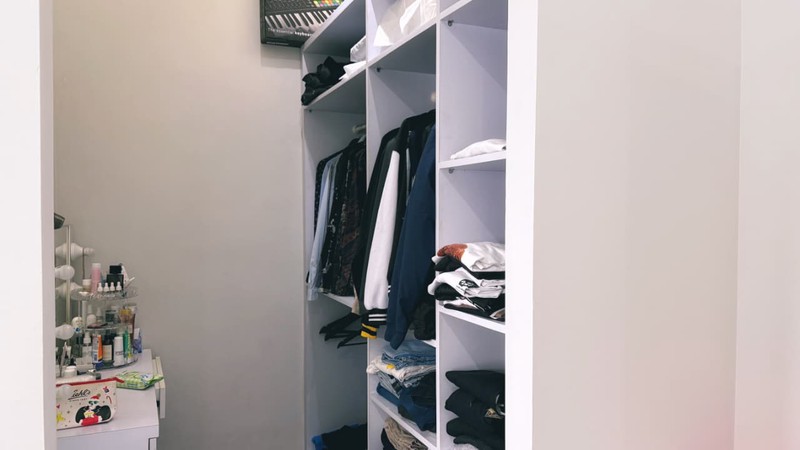 Rumah Full Furnished dengan Desain Modern Hunian Nyaman dan Asri di Ciputat Timur