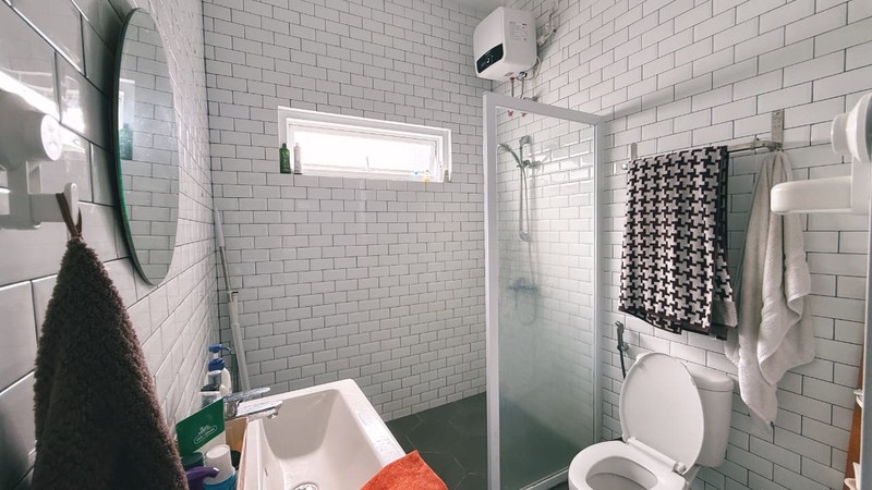 Rumah Full Furnished dengan Desain Modern Hunian Nyaman dan Asri di Ciputat Timur