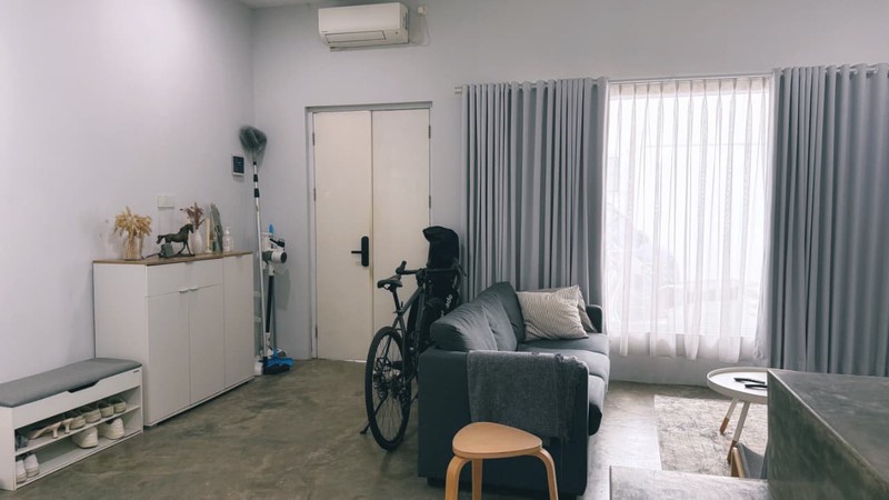 Rumah Full Furnished dengan Desain Modern Hunian Nyaman dan Asri di Ciputat Timur