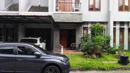 Hunian Mewah 2 Lantai di Perumahan  Palagan, Dekat Hyatt & Resto Populer