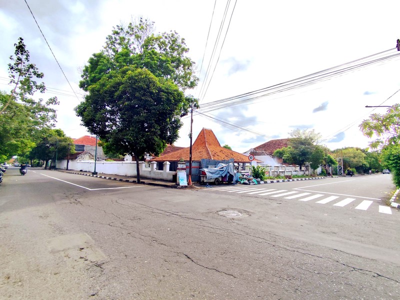 Tanah & Bangunan Joglo Kuno, Hanya Selangkah dari Malioboro & Titik Nol Kilometer